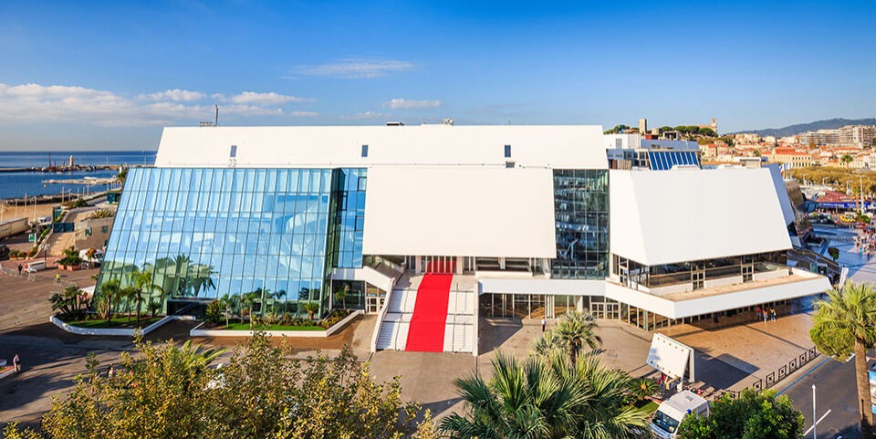 VTC Congrès Cannes : chauffeur privé, transferts aéroport et navettes Palais des Festivals